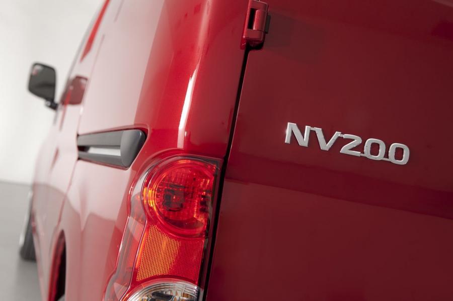  Nissan NV200 2013 года  (фото 6 из 12)